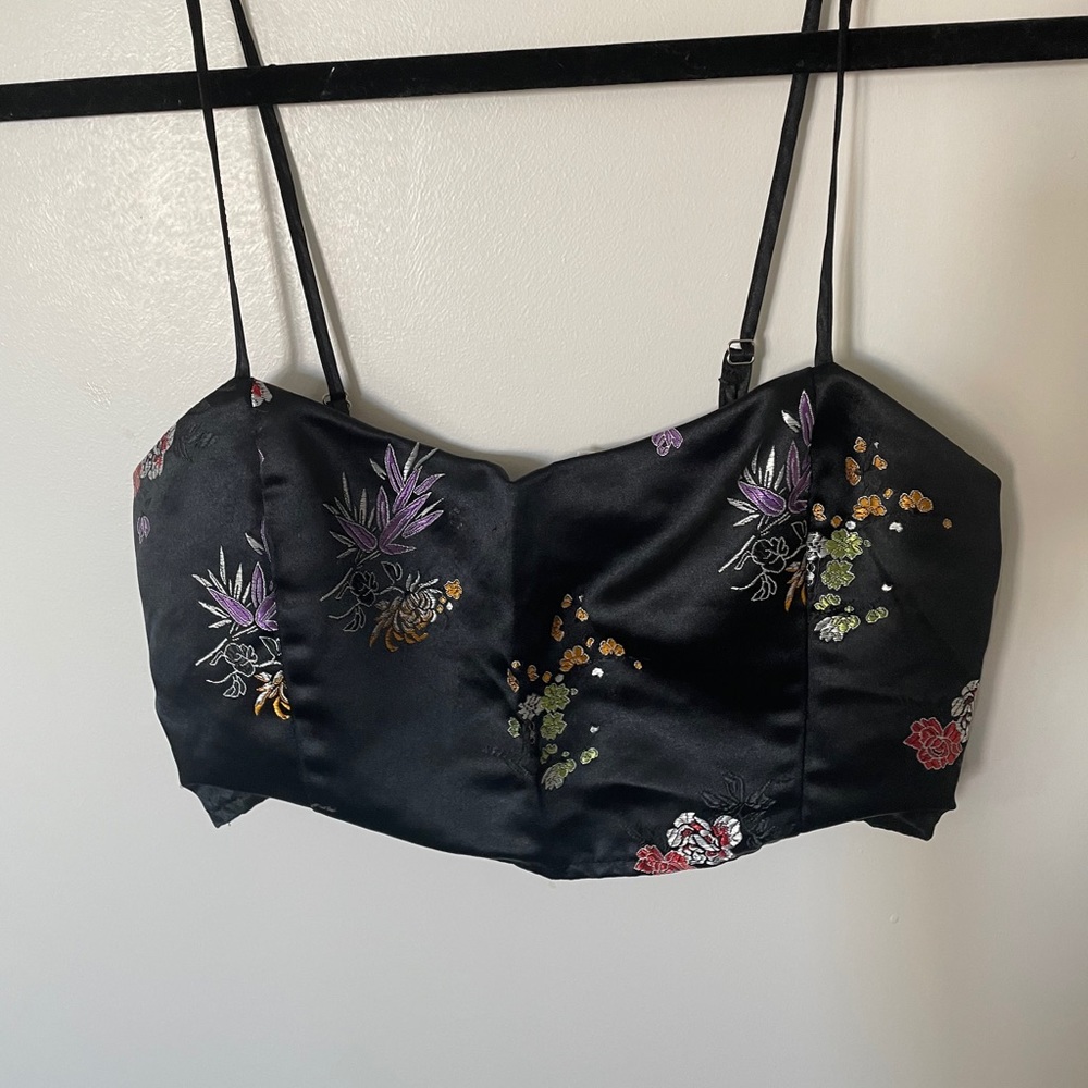 Cropped bra like floral print top
